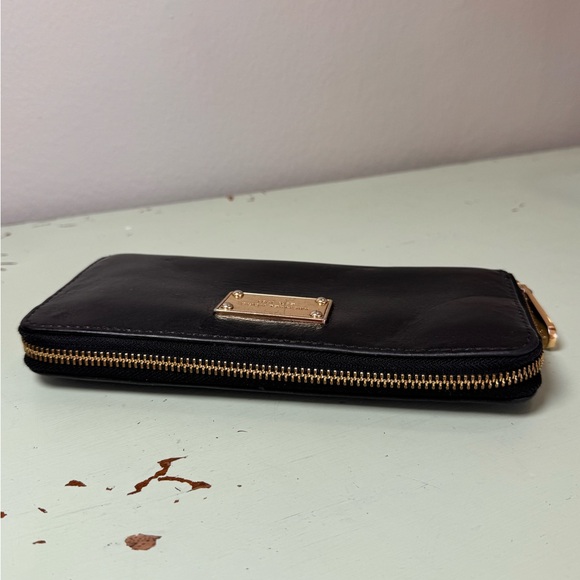 Michael Kors Continental Zip Around Wallet - Picture 12 of 15